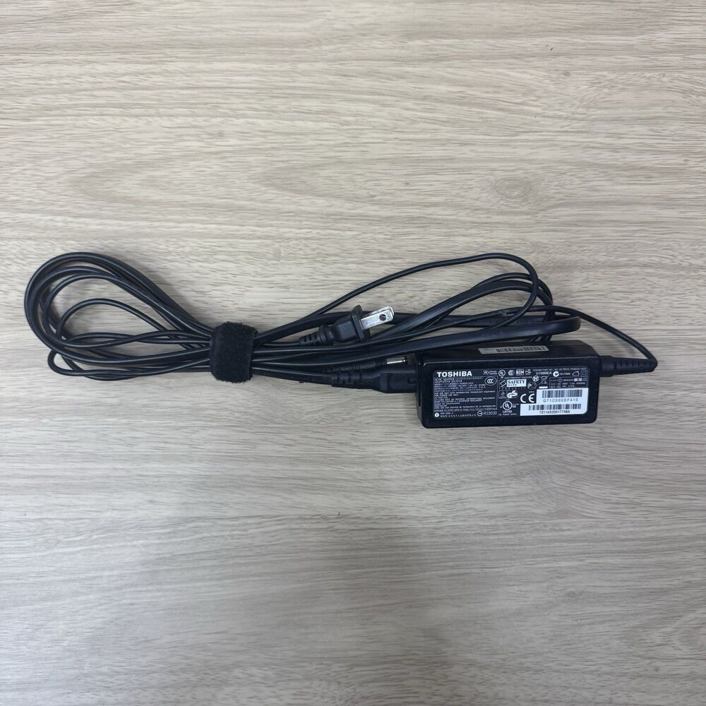 Toshiba 19V 2.37A‎ 45W AC Adapter PA3822U-1ACA Tested And Working
